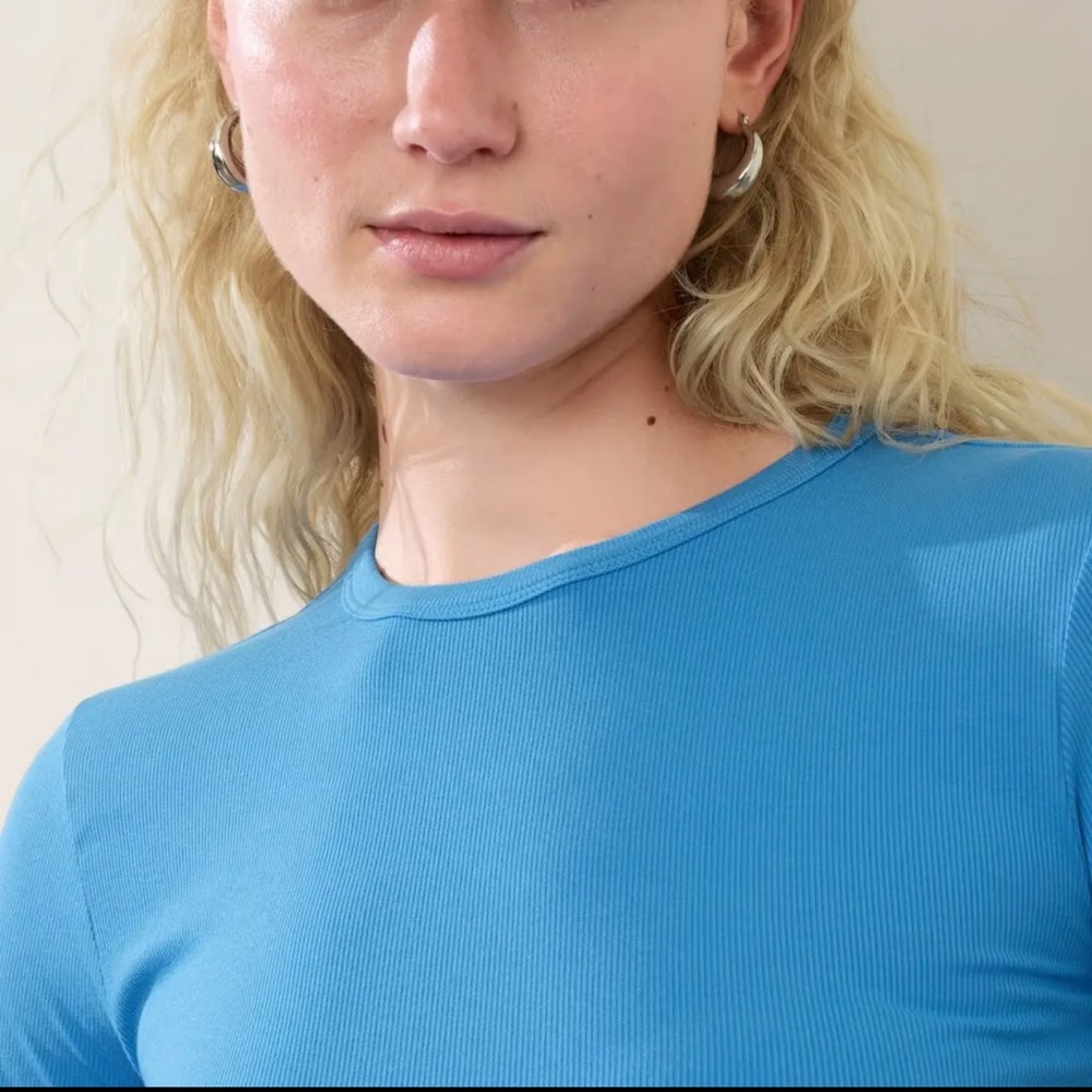 Athleta Signature rib crop tee